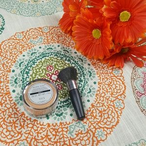 Mary Kay beige 1.5 mineral foundation